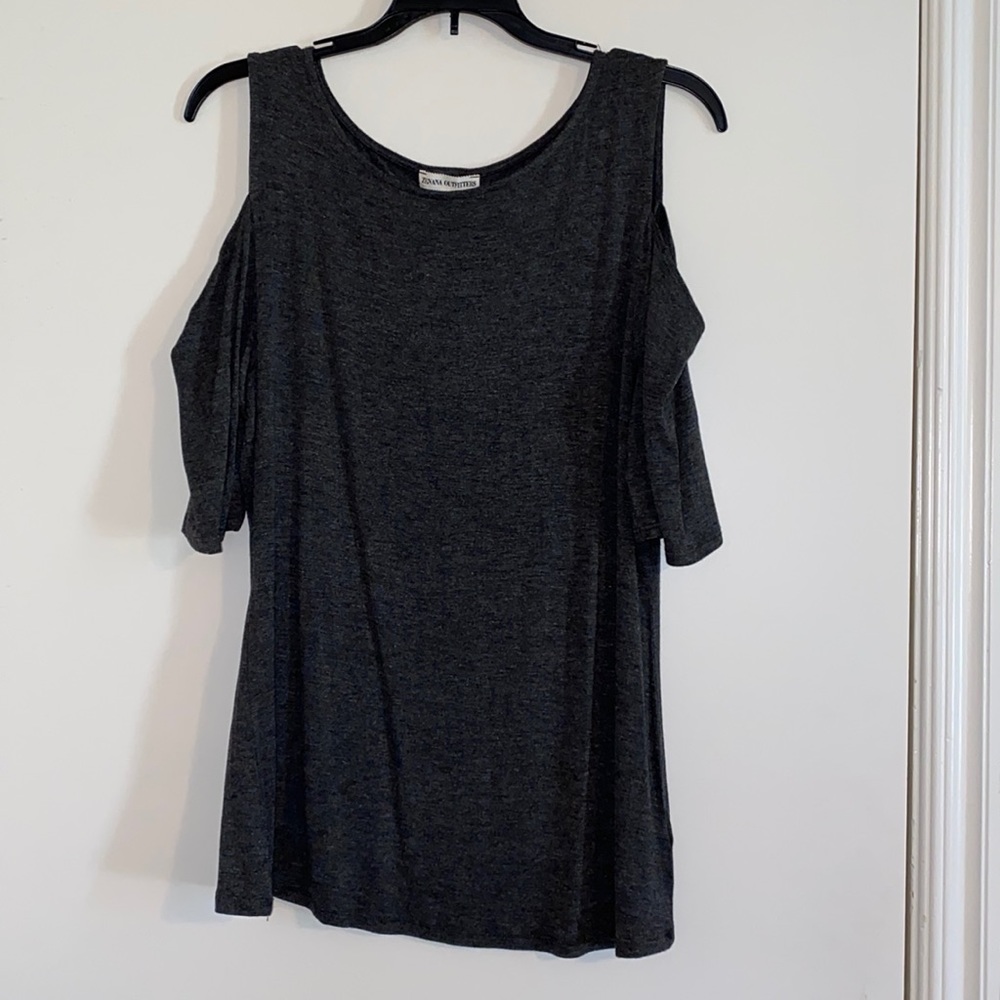 Zenana Outfitters- Gray Open Sleeve Top.